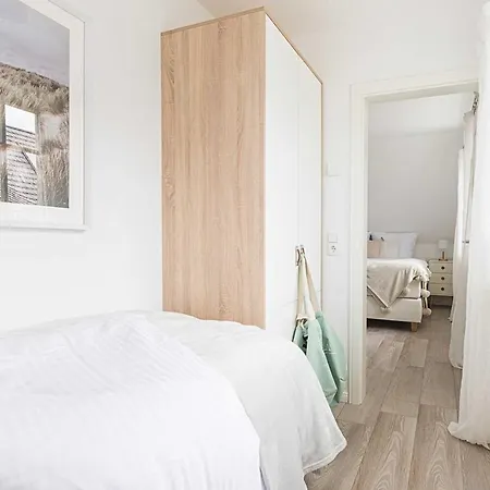 Hus Zeeskahn Holiday home Zingst