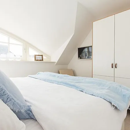 Hus Zeeskahn Holiday home Zingst